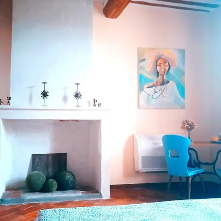 D'hotes Face Au Lavoir